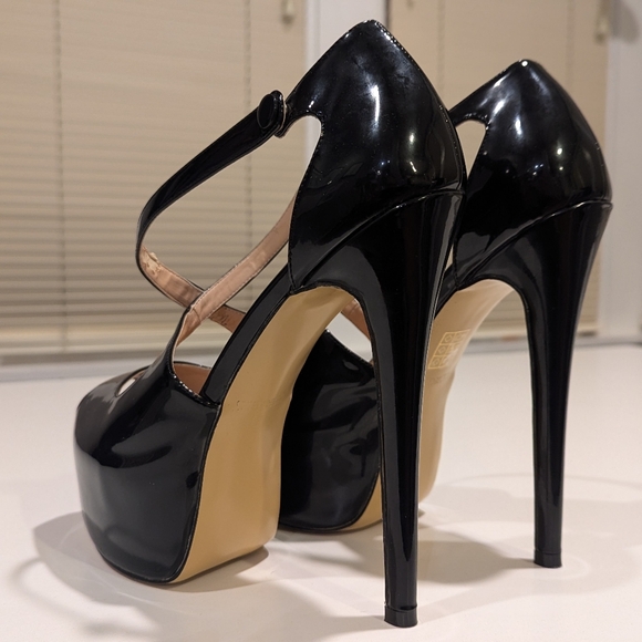 Sky High Ann Creek Strappy Platform Heels - Picture 4 of 12